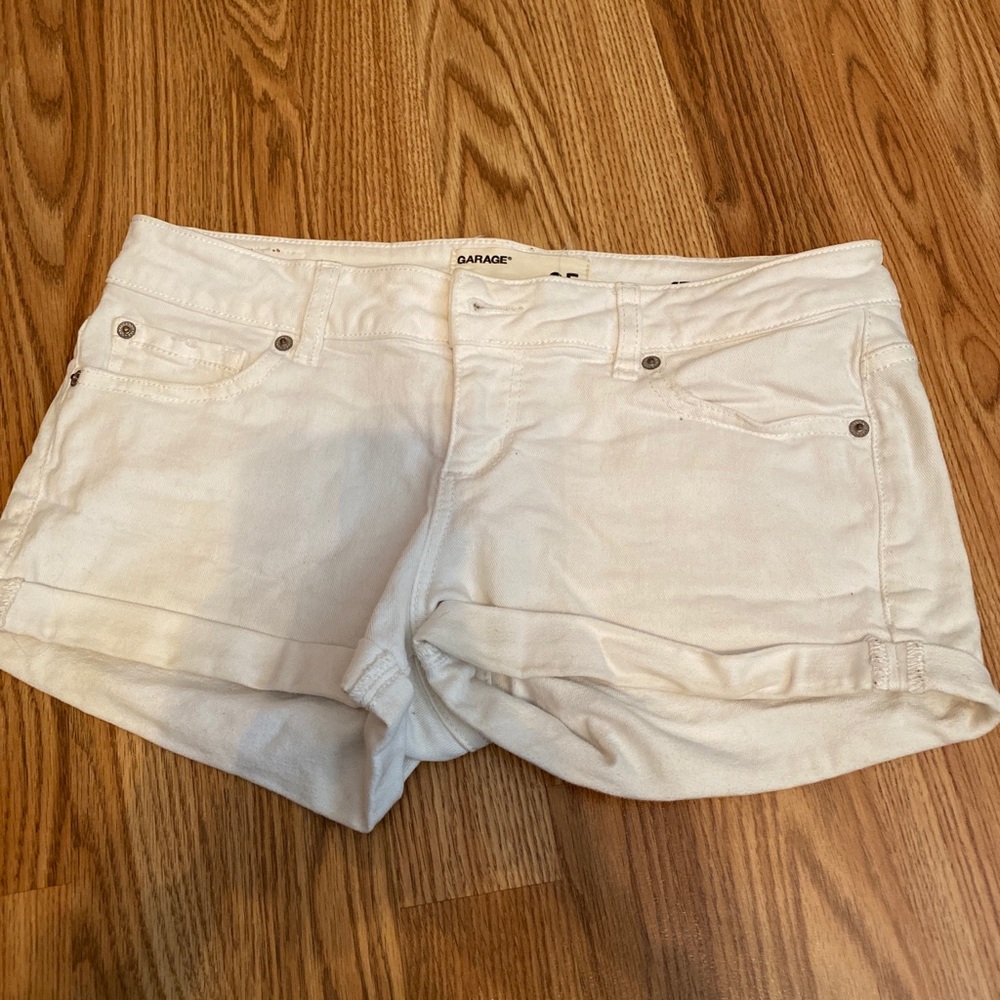 GARAGE SHORTS SIZE 5